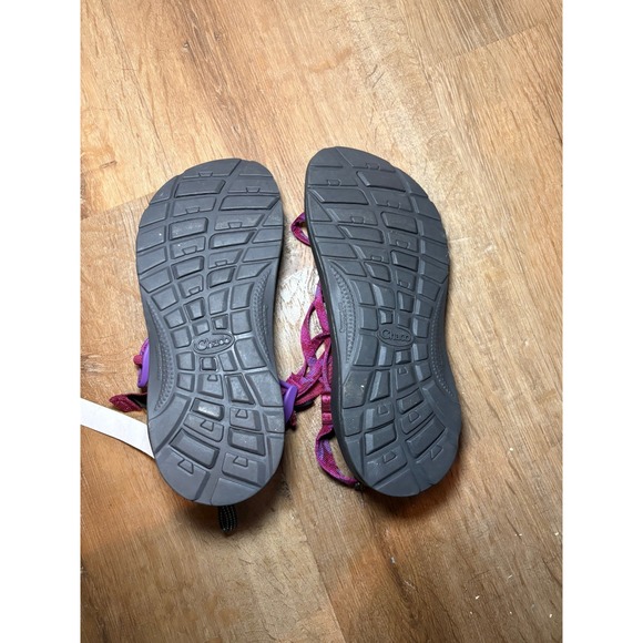 Chaco women's/kids Size 6 pink‎ strappy hiking outdoor sandals - Picture 3 of 5